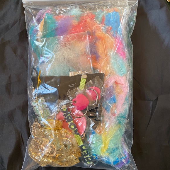 Bag of Assorted Jewelry/ Arts & Crafts Items - Picture 1 of 10